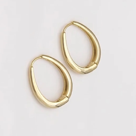 ⭐️18K gold hoop oval earrings - Picture 2 of 10